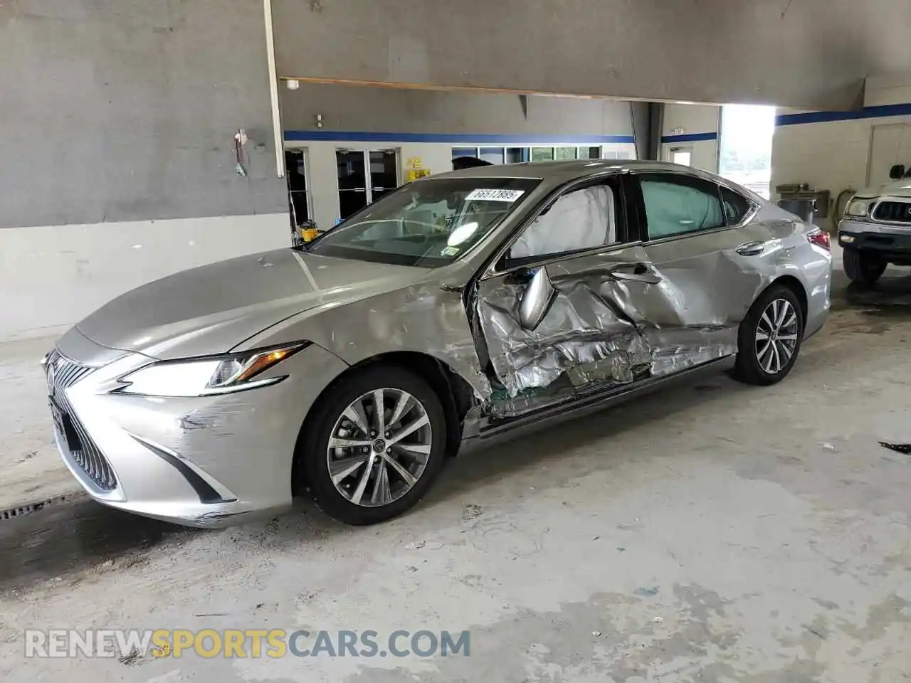 1 Photograph of a damaged car 58ADZ1B1XMU085211 LEXUS ES350 2021