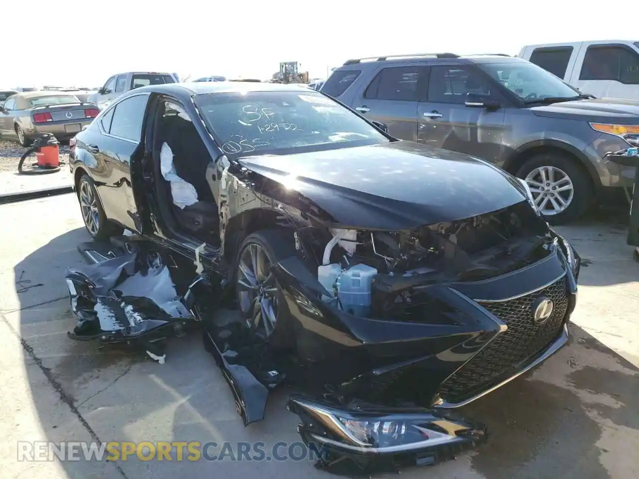 1 Photograph of a damaged car 58AGZ1B1XMU097680 LEXUS ES350 2021