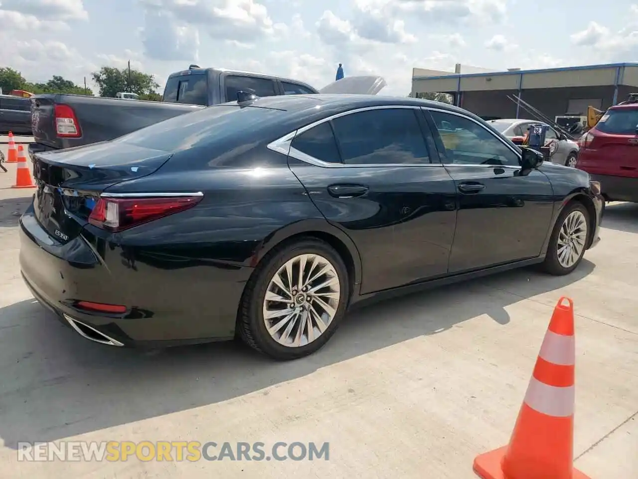 3 Photograph of a damaged car 58AFZ1B13NU126286 LEXUS ES350 2022