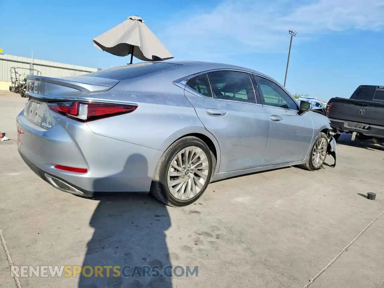 3 Photograph of a damaged car 58AFZ1B19PU149848 LEXUS ES350 2023
