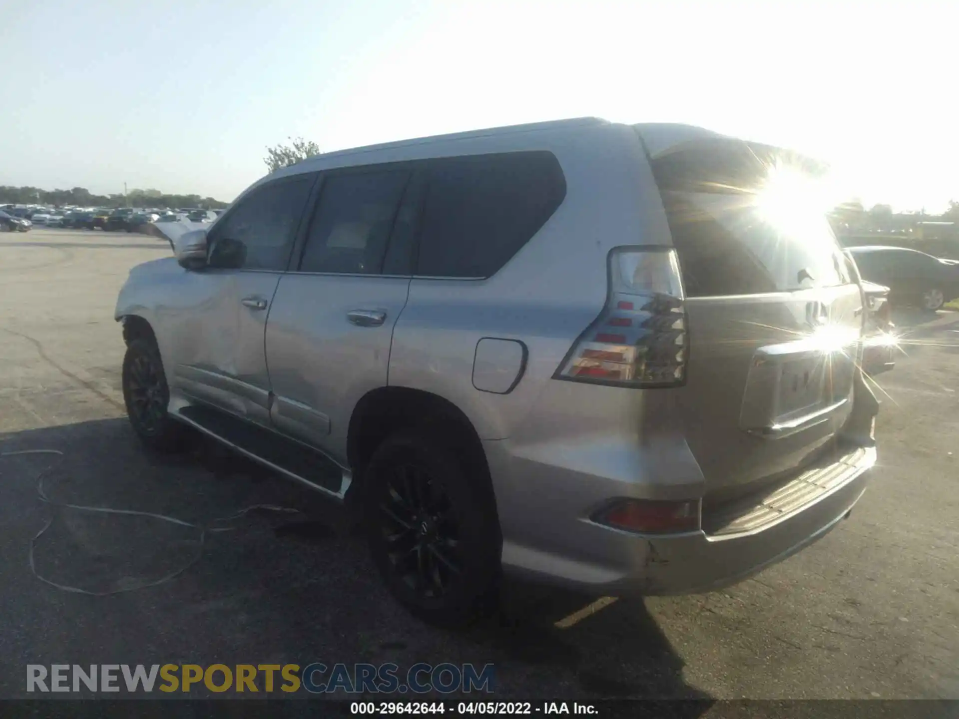 3 Фотография поврежденного автомобиля JTJBM7FX8K5219091 LEXUS GX 2019