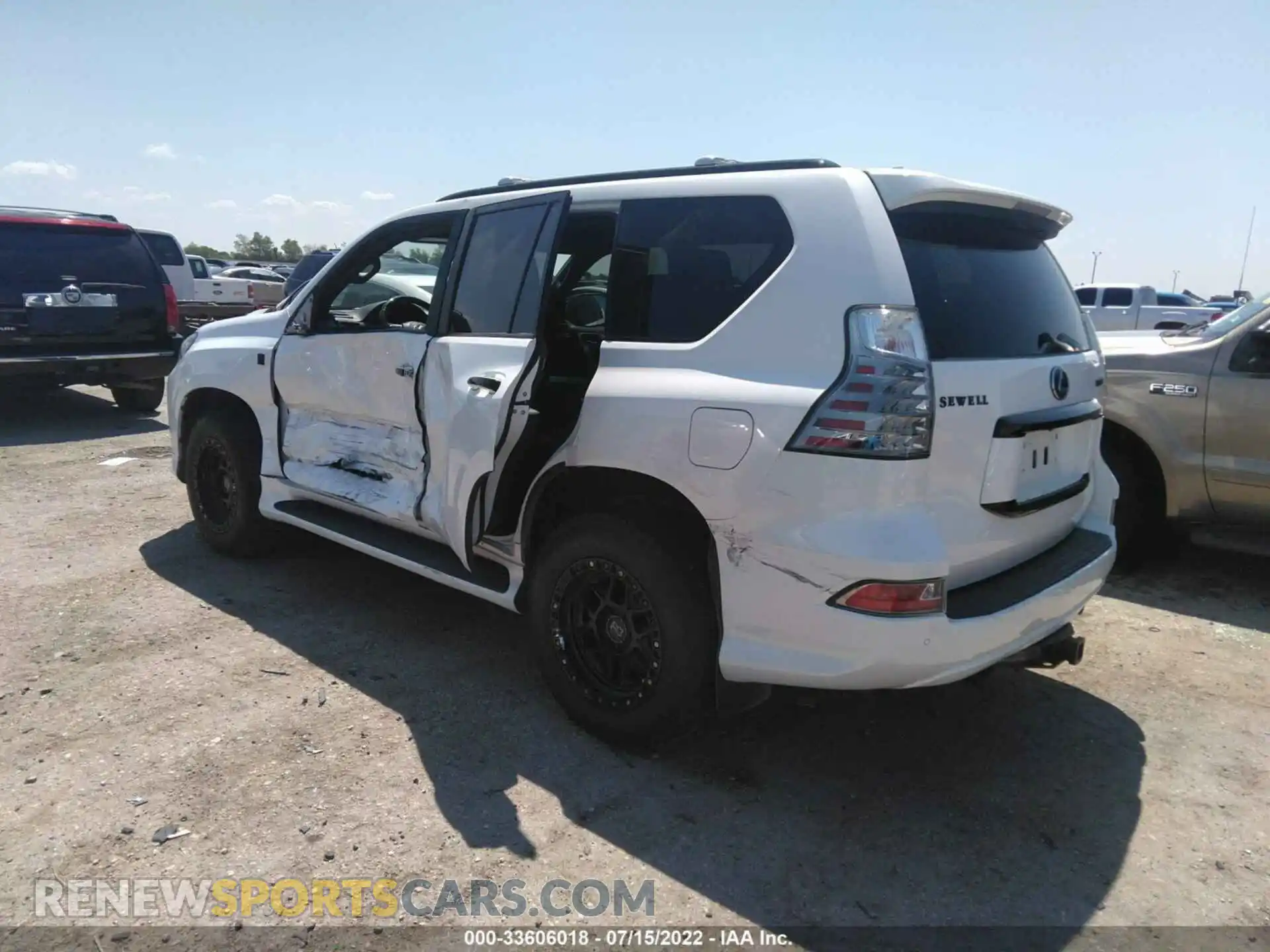 3 Фотография поврежденного автомобиля JTJAM7BX2L5250971 LEXUS GX 2020