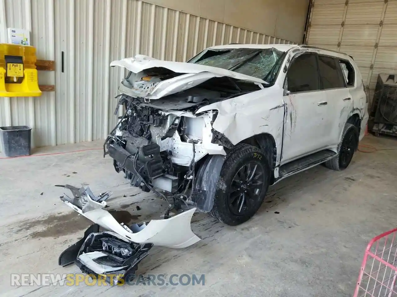 2 fotografías del automóvil dañado JTJAM7BX6L5266039 LEXUS GX 2020