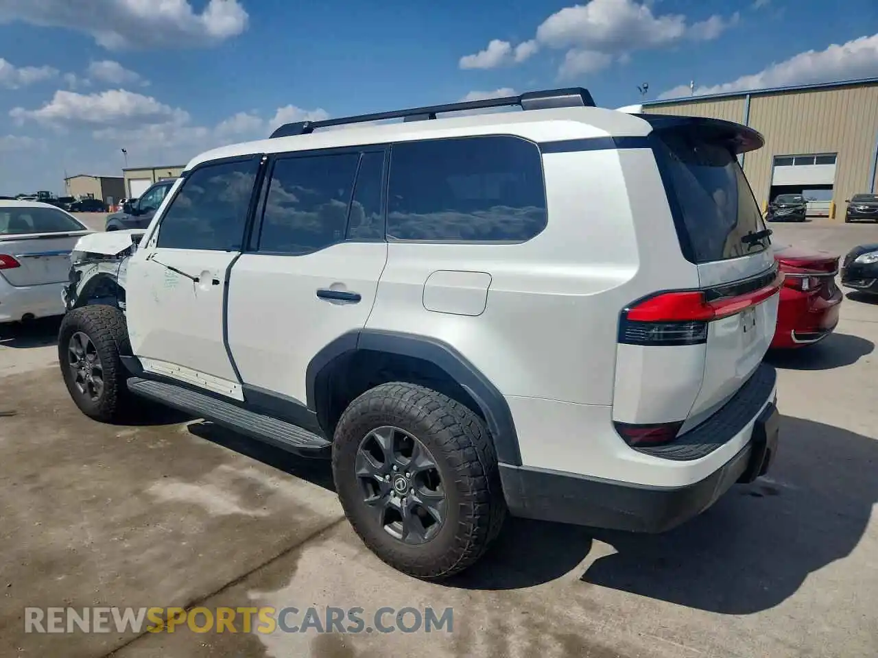 2 fotografías del automóvil dañado JTJTBCDX7R5009159 LEXUS GX 2024