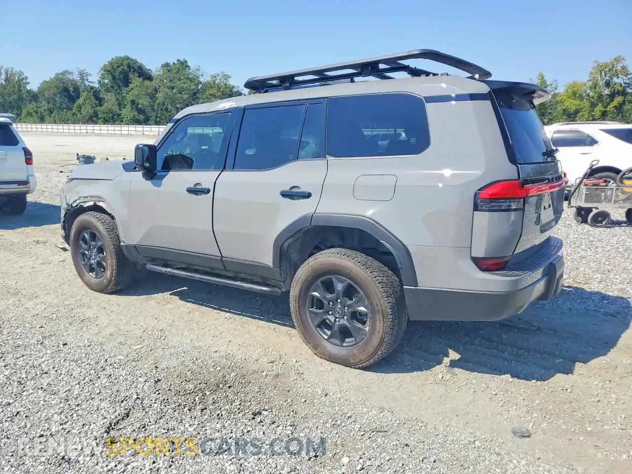 2 fotografías del automóvil dañado JTJTBCDX7R5013129 LEXUS GX 2024