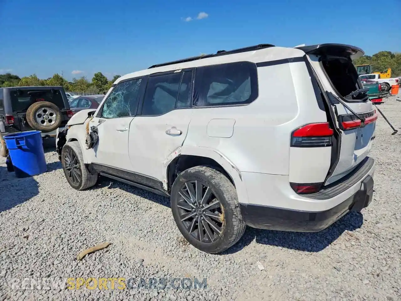 2 fotografías del automóvil dañado JTJVBCDX0R5016320 LEXUS GX 2024