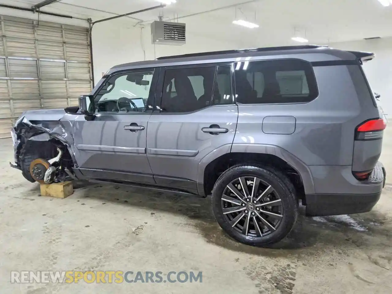 2 Фотография поврежденного автомобиля JTJVBCDX2S5065346 LEXUS GX 2025