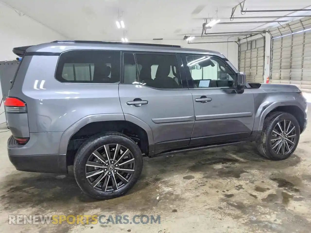 3 Фотография поврежденного автомобиля JTJVBCDX2S5065346 LEXUS GX 2025