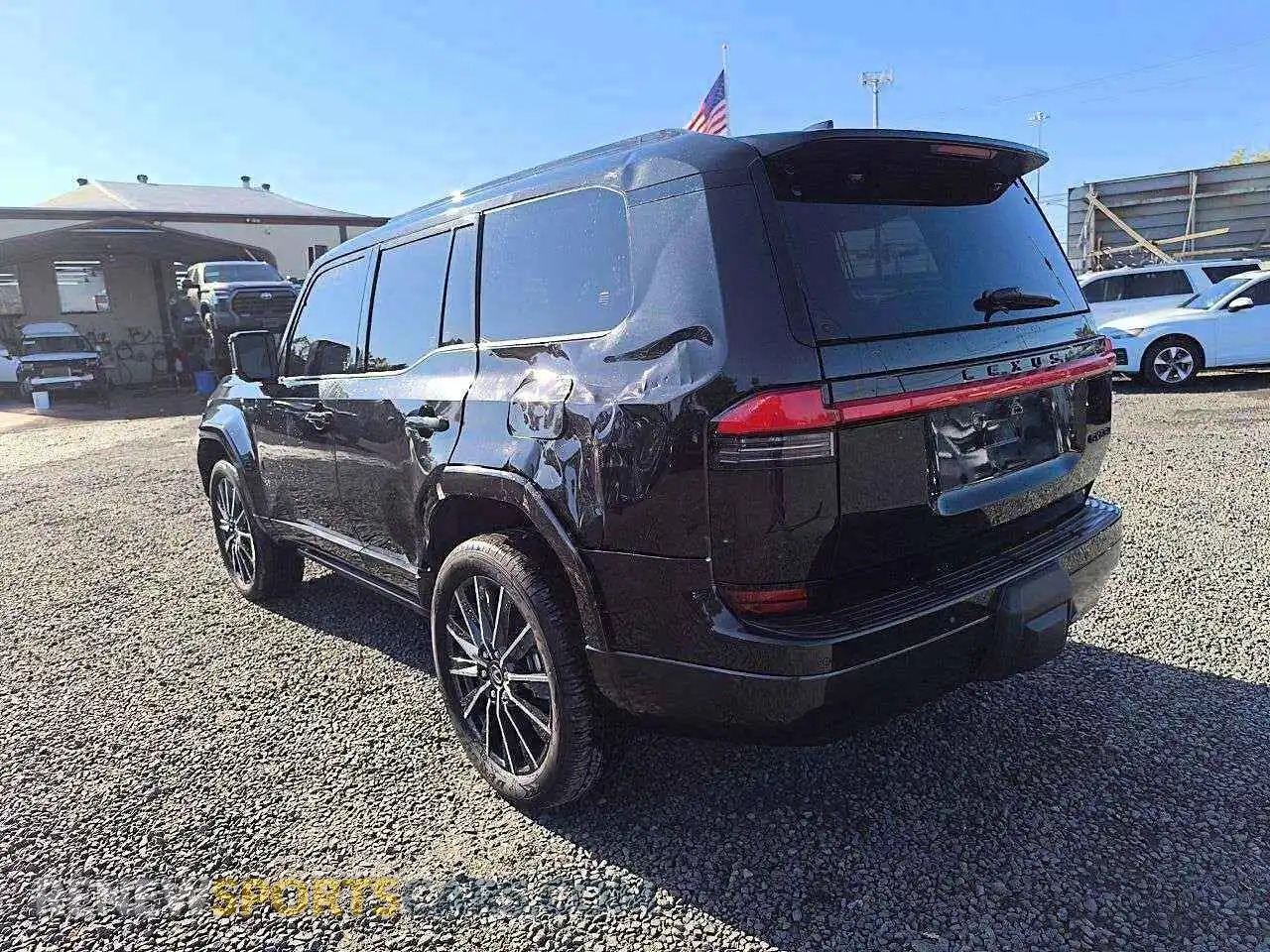 2 Фотография поврежденного автомобиля JTJVBCDX2T5081869 LEXUS GX 2026