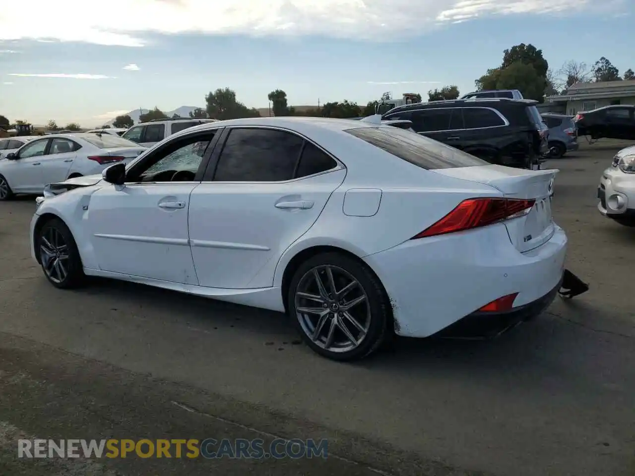 2 Фотография поврежденного автомобиля JTHBA1D20K5098698 LEXUS IS 2019