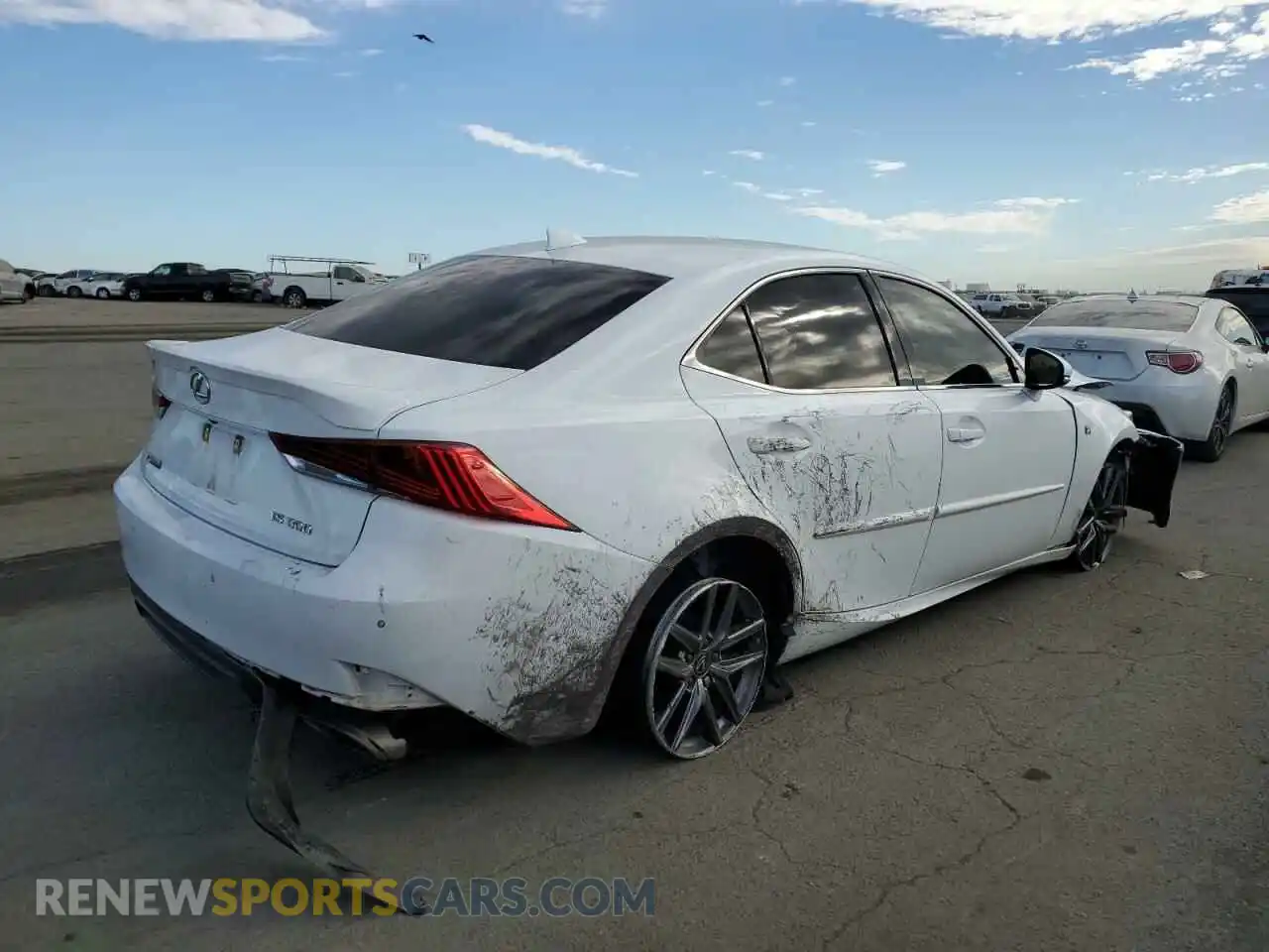 3 Фотография поврежденного автомобиля JTHBA1D20K5098698 LEXUS IS 2019