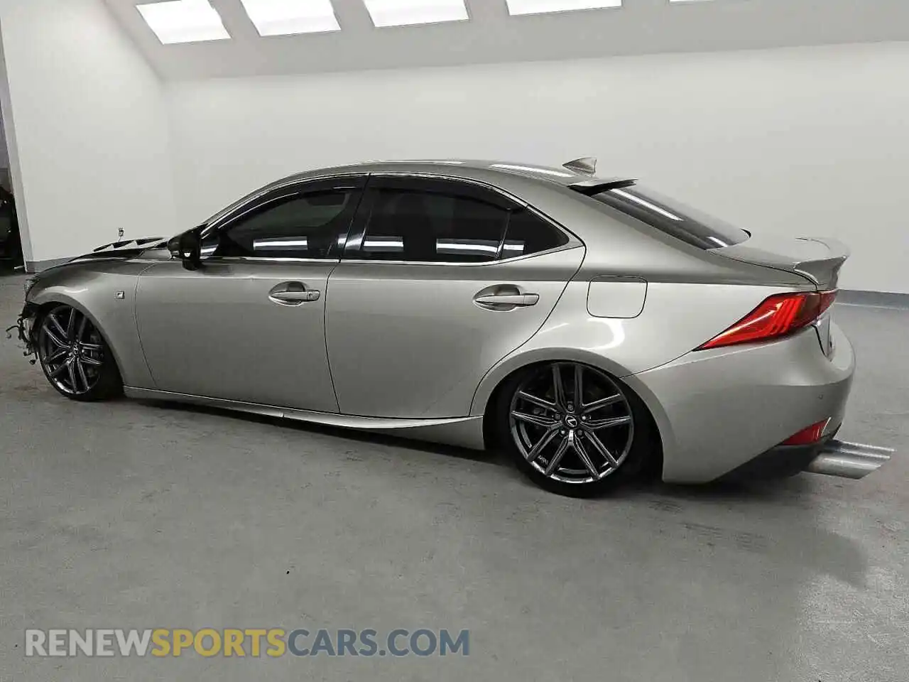 2 fotografías del automóvil dañado JTHBA1D21K5099939 LEXUS IS 2019