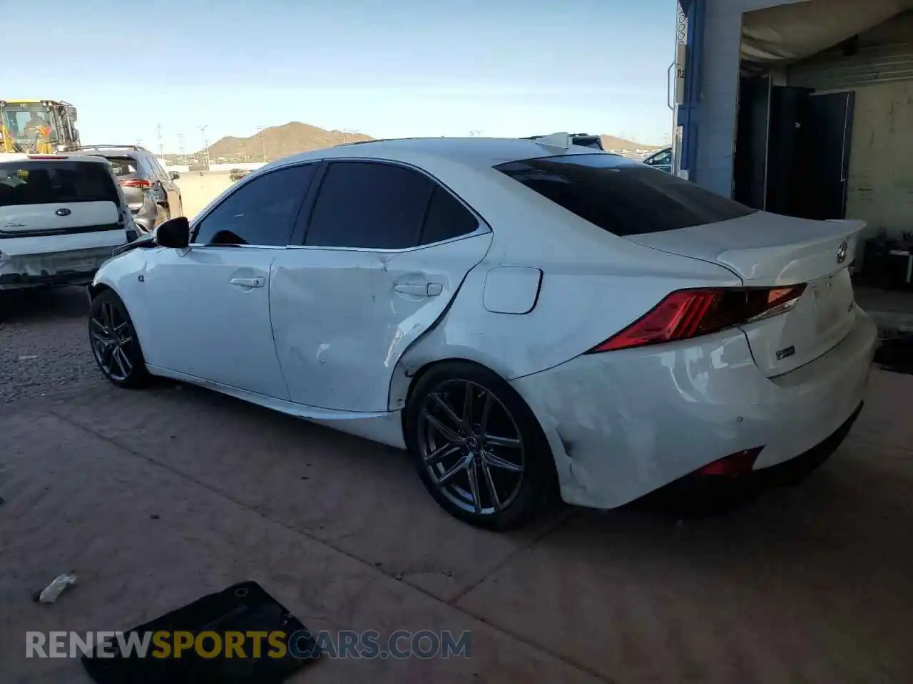 2 Фотография поврежденного автомобиля JTHBA1D25K5098096 LEXUS IS 2019