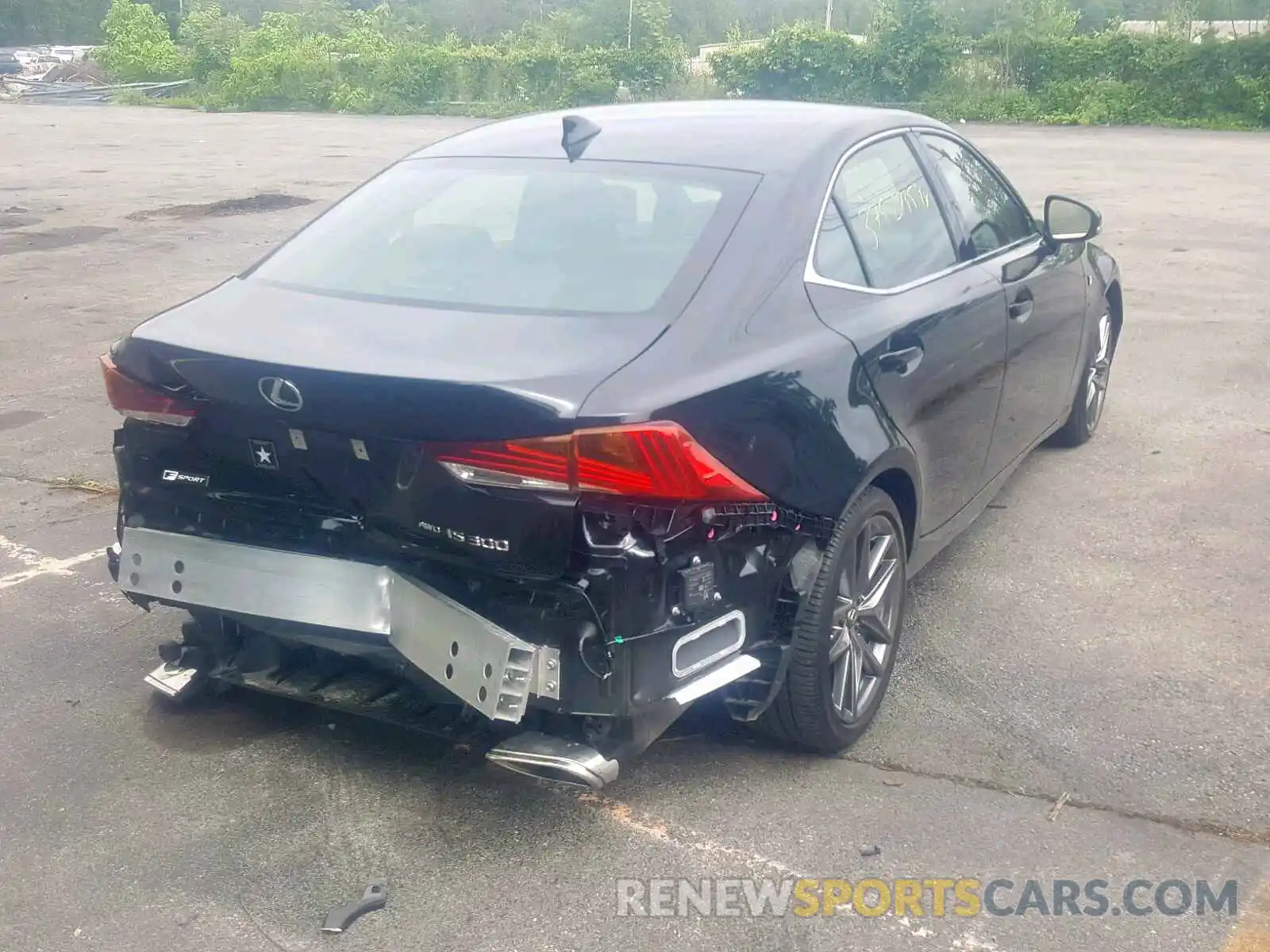 4 Фотография поврежденного автомобиля JTHC81D20K5037433 LEXUS IS 2019