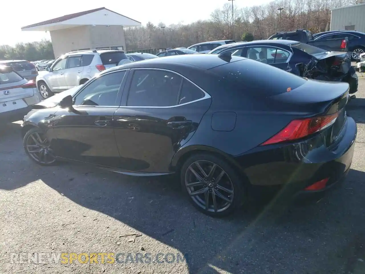 2 fotografías del automóvil dañado JTHC81D28K5037163 LEXUS IS 2019