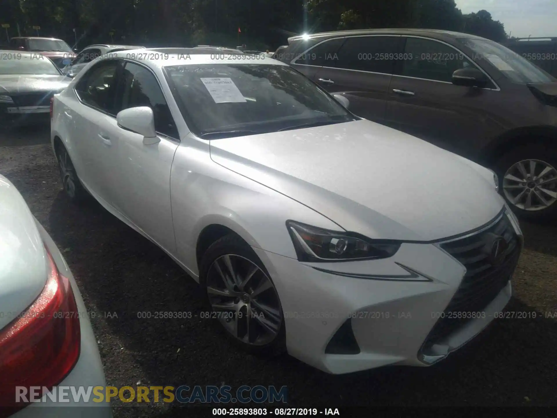 1 Фотография поврежденного автомобиля JTHC81D29K5035602 LEXUS IS 2019