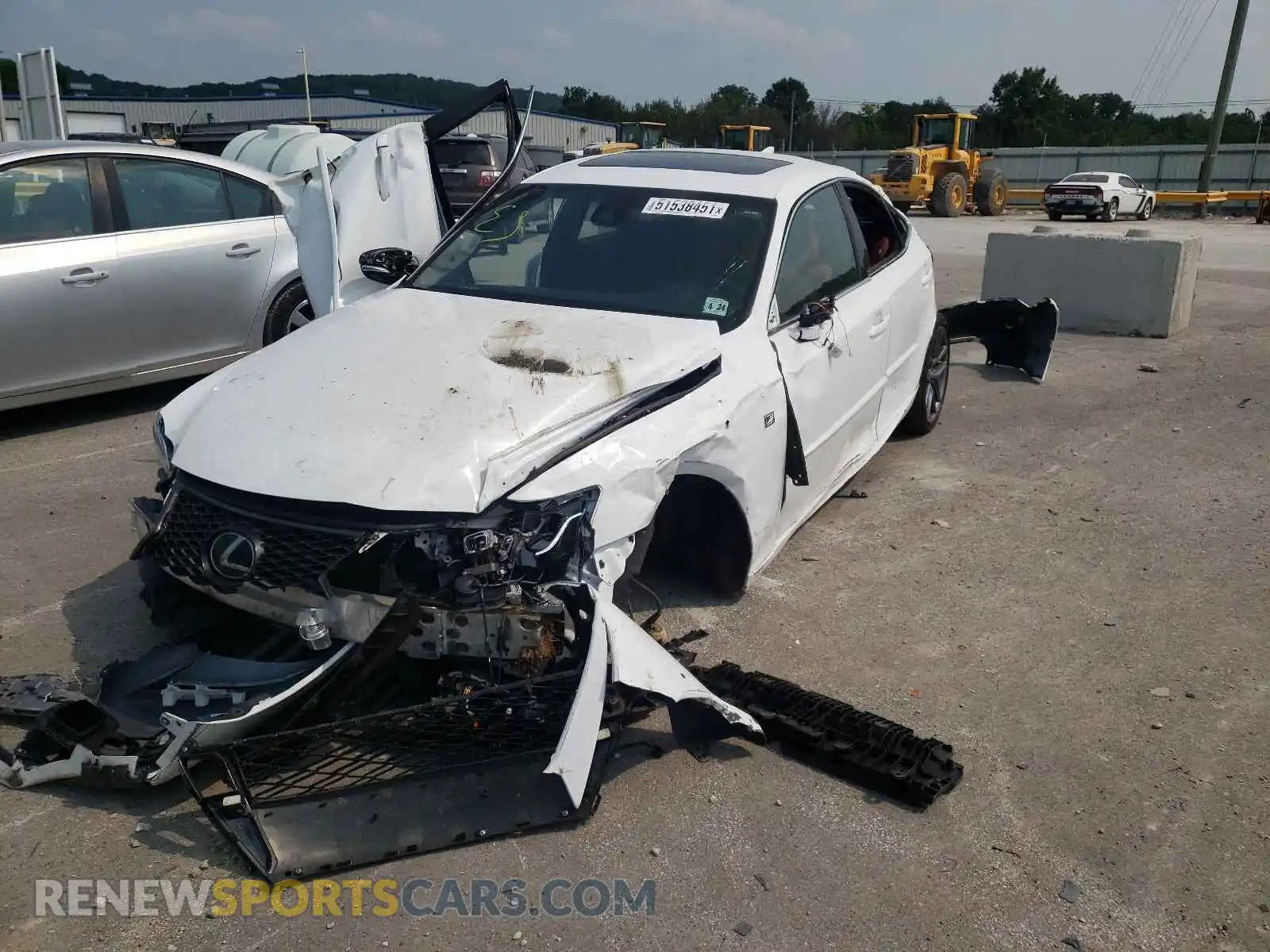 2 fotografías del automóvil dañado JTHCZ1D29K5016612 LEXUS IS 2019