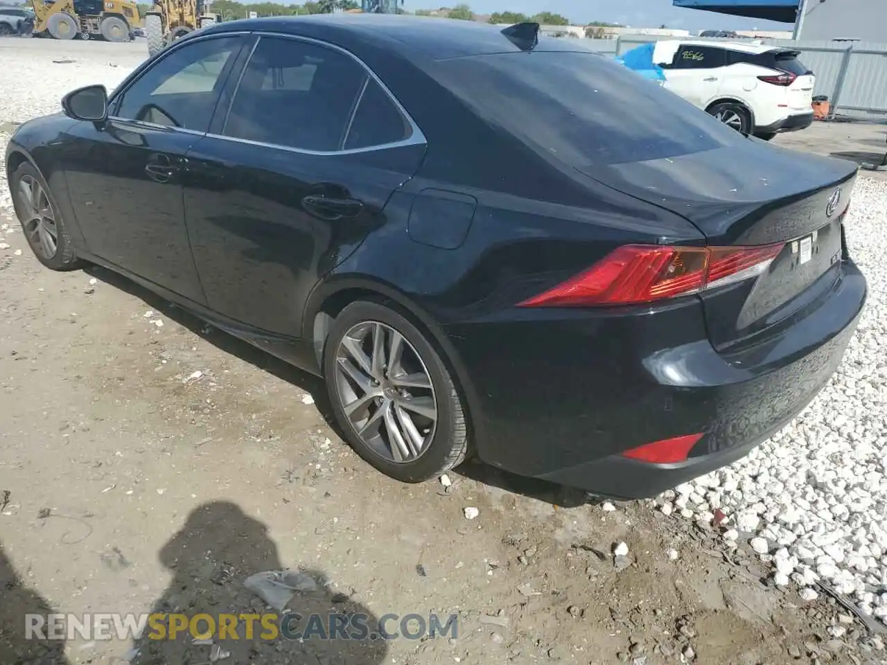 2 fotografías del automóvil dañado JTHAA1D29L5101336 LEXUS IS 2020