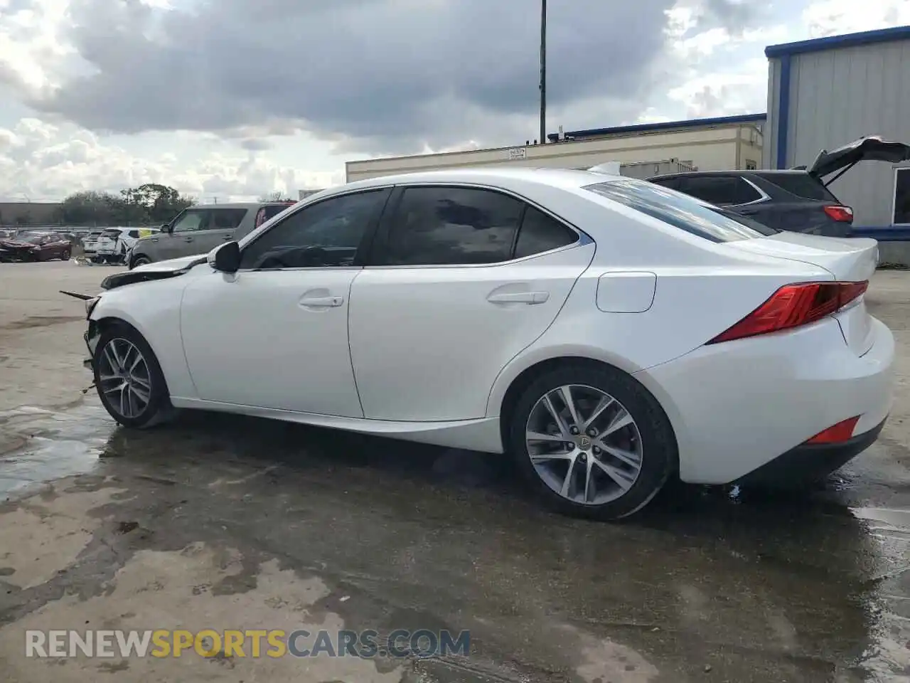 2 fotografías del automóvil dañado JTHAA1D2XL5106352 LEXUS IS 2020