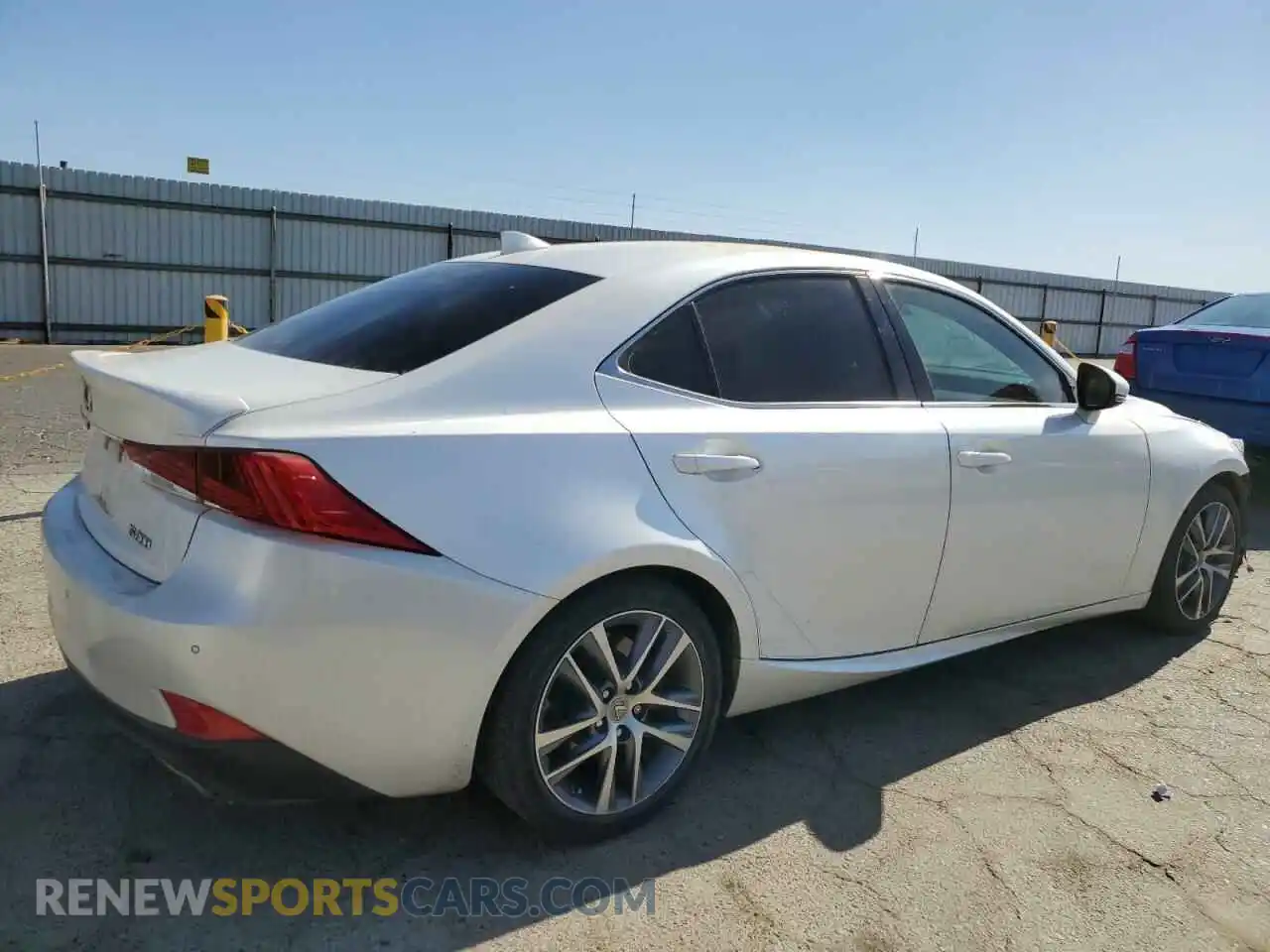 3 Фотография поврежденного автомобиля JTHDA1D21L5107001 LEXUS IS 2020
