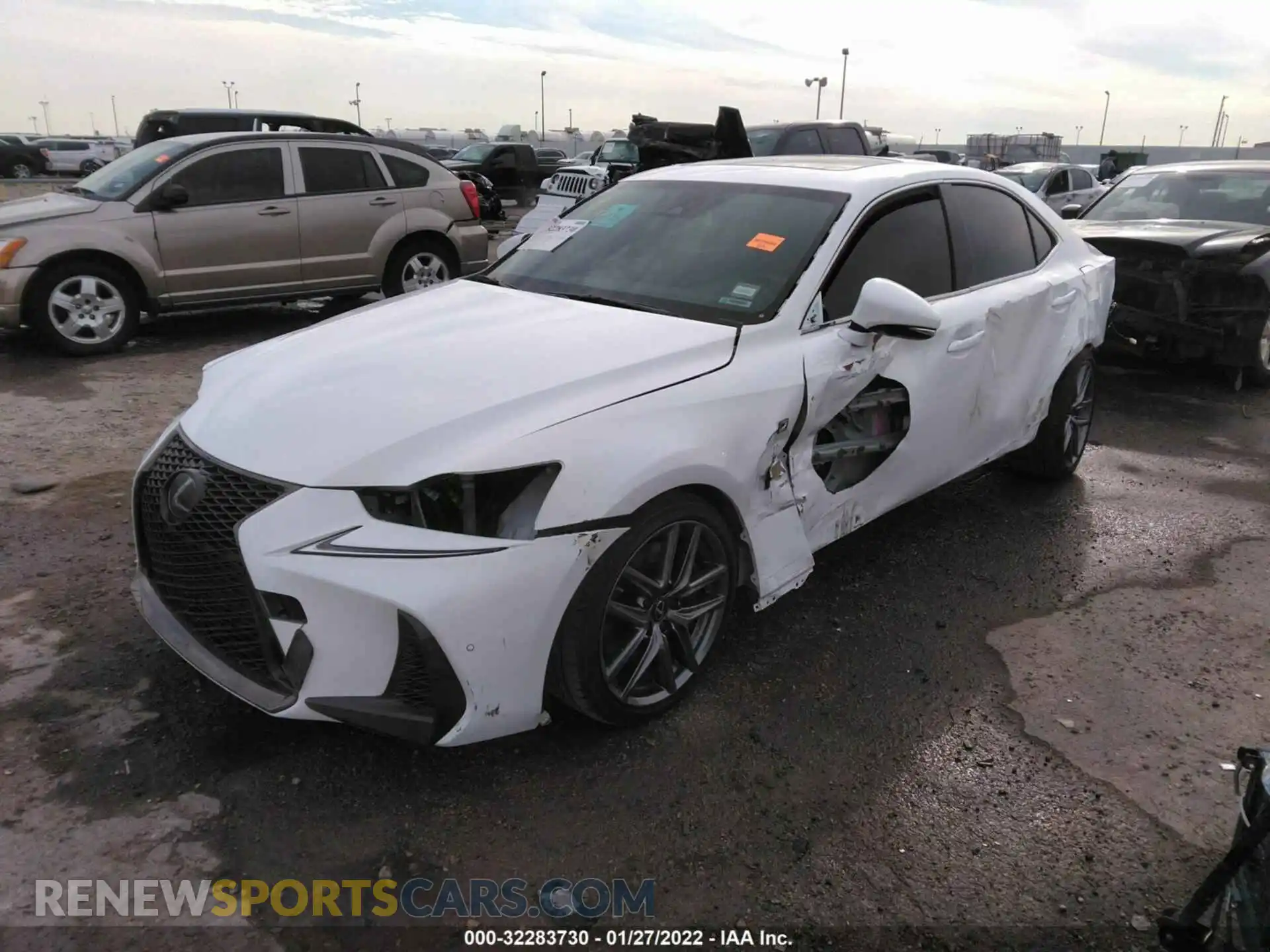 2 Фотография поврежденного автомобиля JTHGA1D21L5107996 LEXUS IS 2020