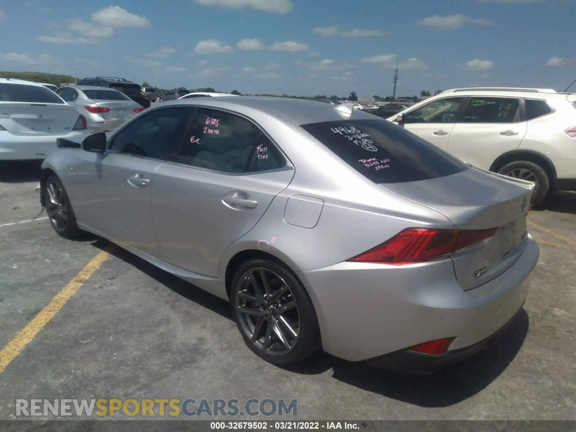 3 Фотография поврежденного автомобиля JTHGA1D23L5104968 LEXUS IS 2020
