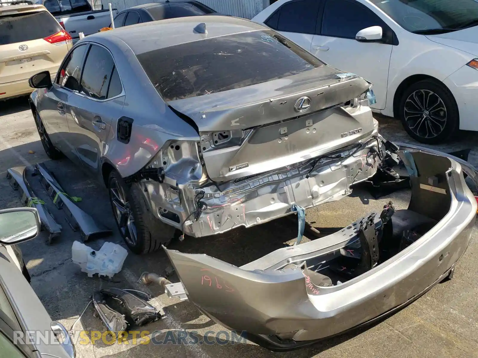 3 Фотография поврежденного автомобиля JTHGA1D2XL5101159 LEXUS IS 2020