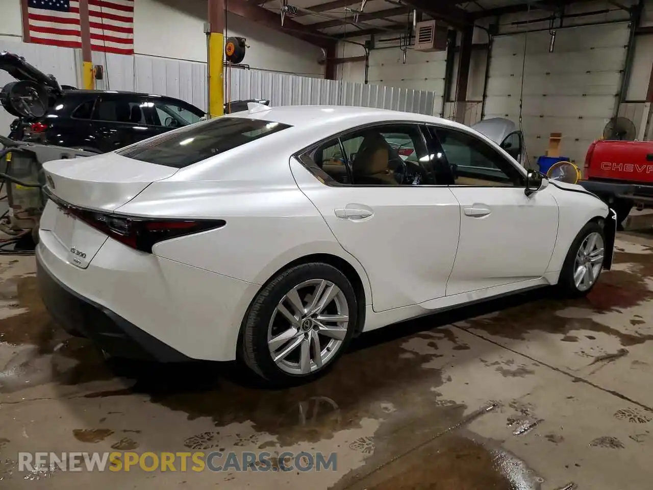 3 fotografías del automóvil dañado JTHC81F29M5046230 LEXUS IS 2021