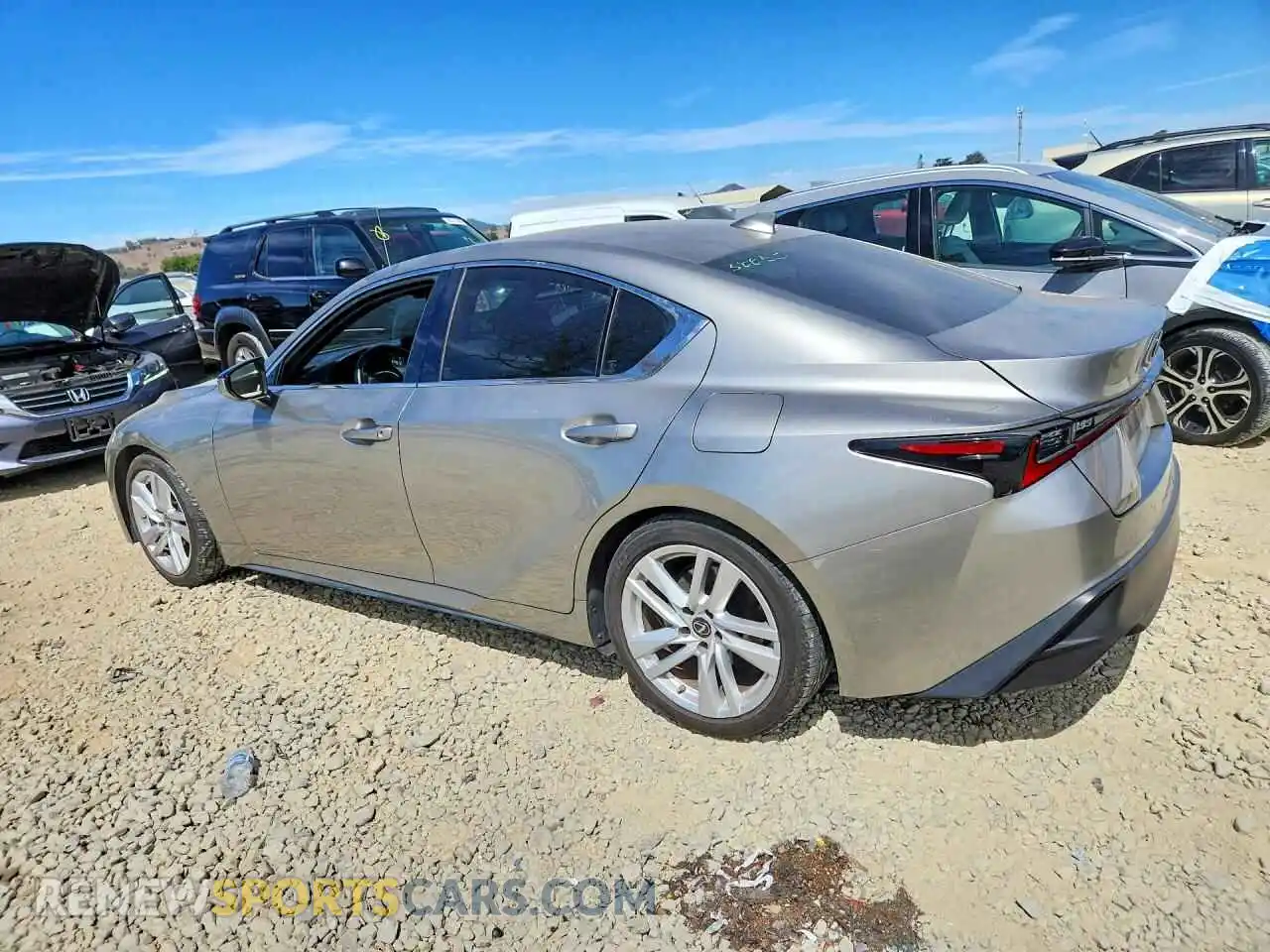 2 Фотография поврежденного автомобиля JTHCA1D22M5112169 LEXUS IS 2021