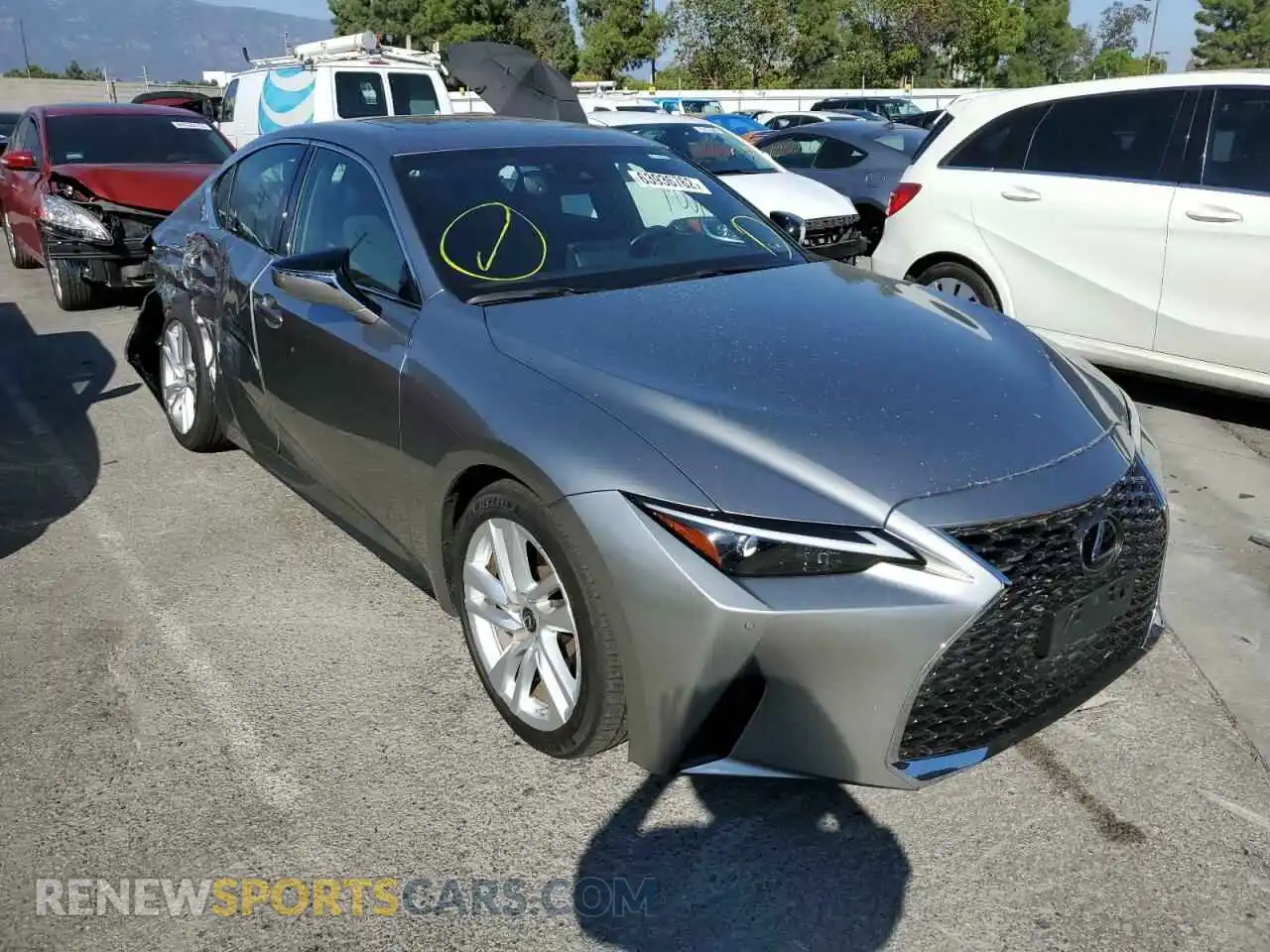 1 Фотография поврежденного автомобиля JTHCA1D23M5110463 LEXUS IS 2021