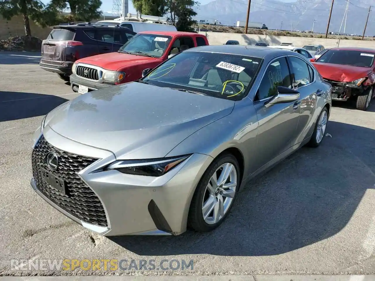 2 Фотография поврежденного автомобиля JTHCA1D23M5110463 LEXUS IS 2021