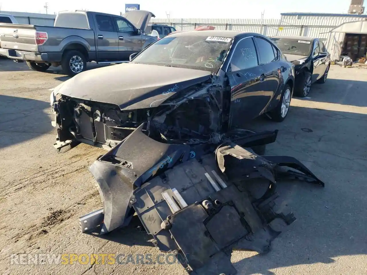2 fotografías del automóvil dañado JTHCA1D23M5115436 LEXUS IS 2021