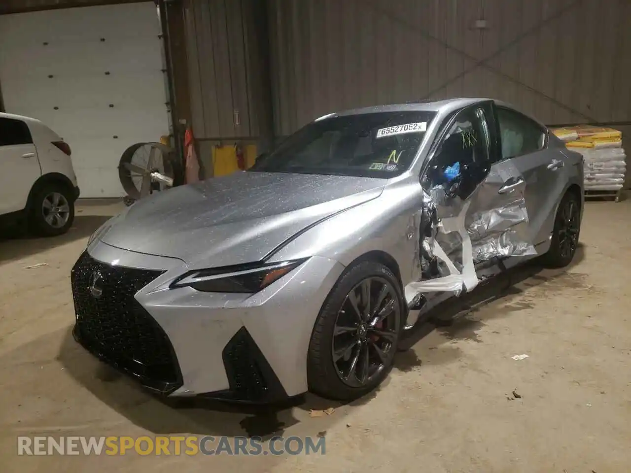 2 fotografías del automóvil dañado JTHGZ1E29N5026660 LEXUS IS 2022
