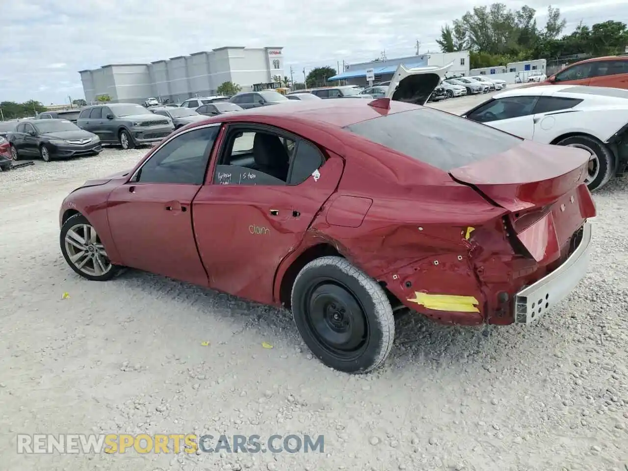 2 fotografías del automóvil dañado JTHCA1D29P5127529 LEXUS IS 2023