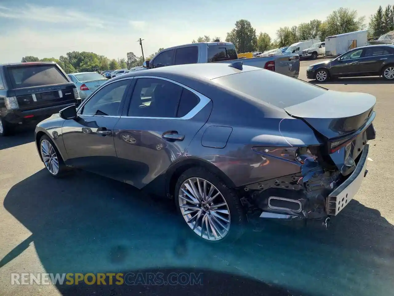 2 fotografías del automóvil dañado JTHD81F21P5051673 LEXUS IS 2023
