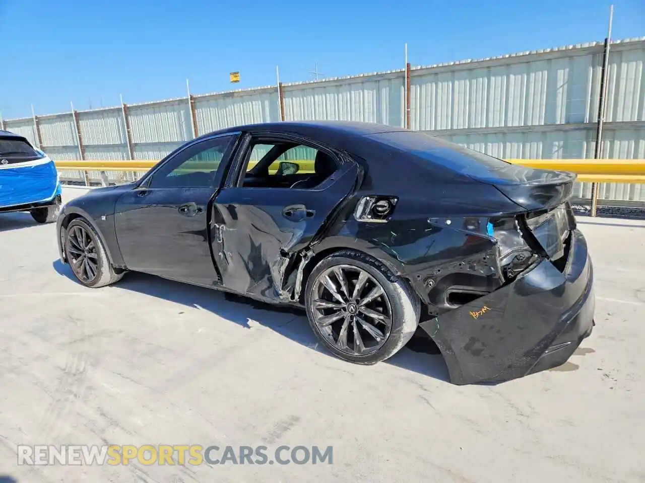 2 Фотография поврежденного автомобиля JTHGZ1B24P5061582 LEXUS IS 2023