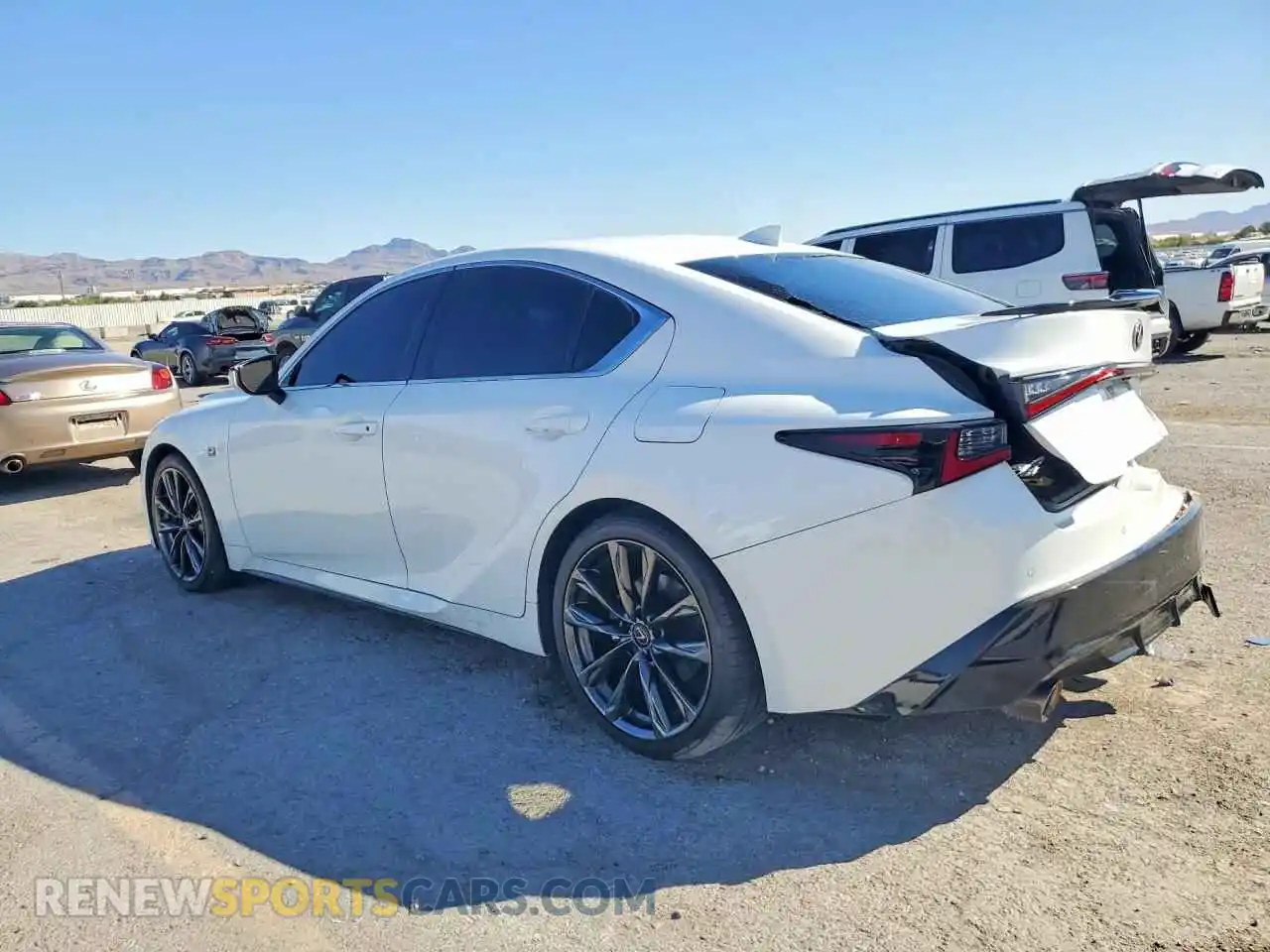 2 fotografías del automóvil dañado JTHGZ1B29P5065062 LEXUS IS 2023