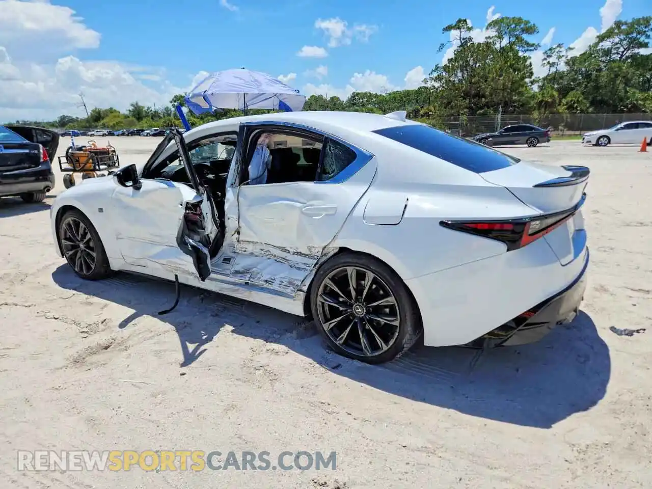 2 Фотография поврежденного автомобиля JTHBZ1B26S5084350 LEXUS IS 2025