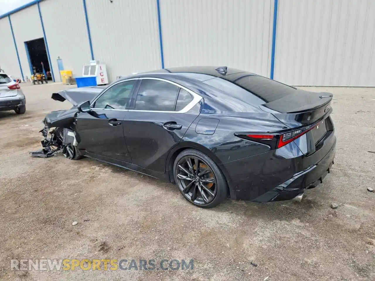 2 fotografías del automóvil dañado JTHBZ1B27S5086365 LEXUS IS 2025