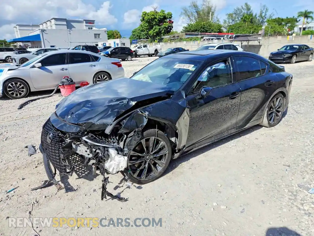 1 Фотография поврежденного автомобиля JTHGZ1B22S5090264 LEXUS IS 2025