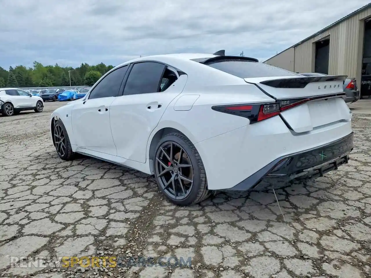 2 fotografías del automóvil dañado JTHBZ1E2XT5044494 LEXUS IS 2026