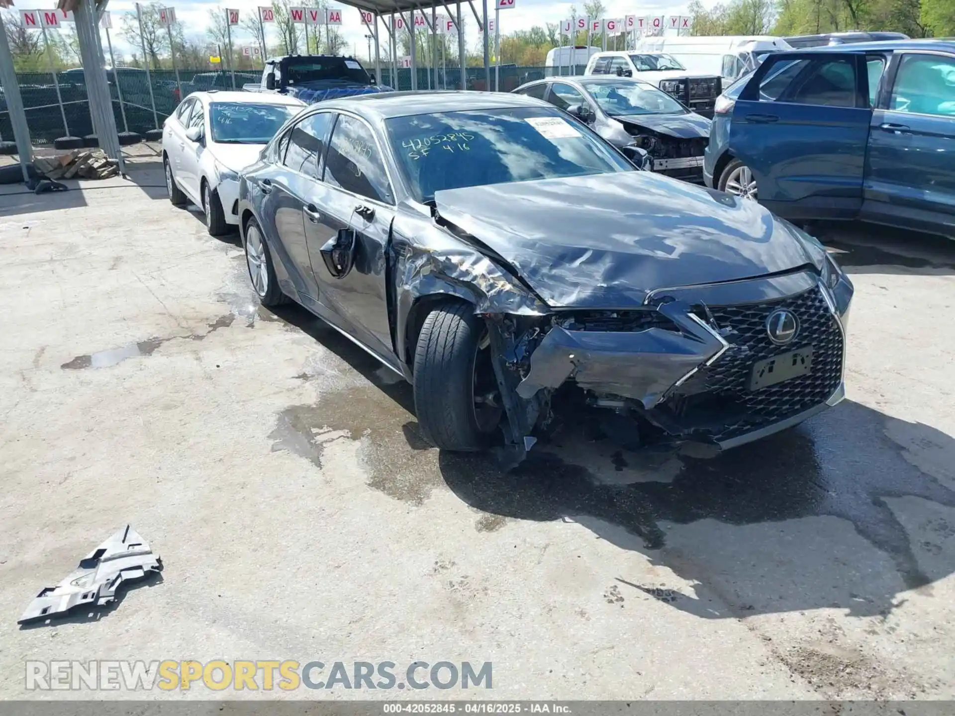 1 Фотография поврежденного автомобиля JTHC81F21M5046917 LEXUS IS 300 2021