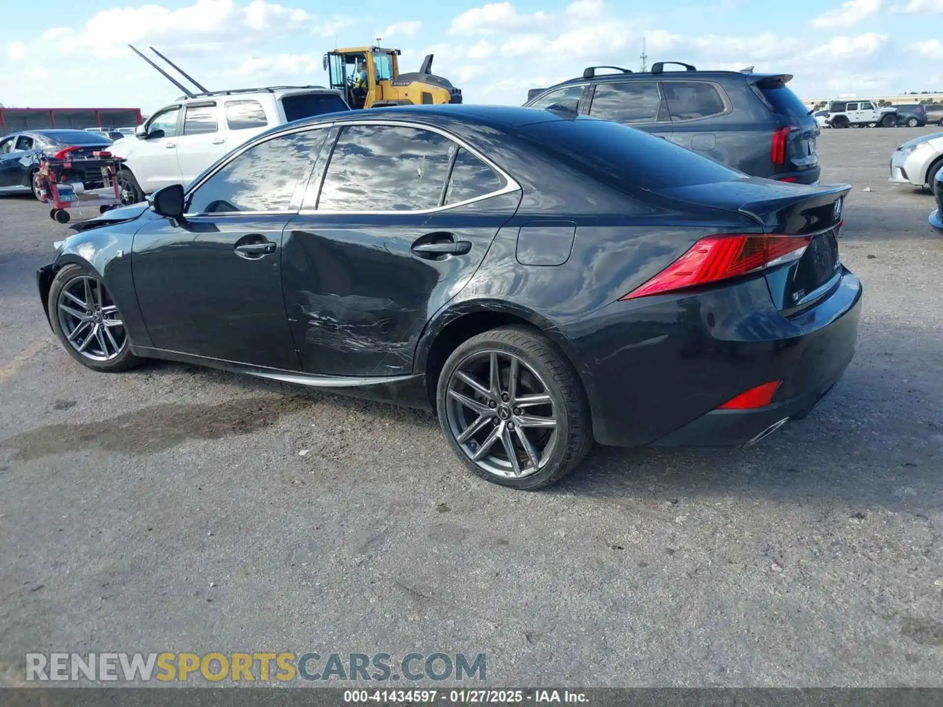3 fotografías del automóvil dañado JTHCZ1D26K5016681 LEXUS IS 350 2019