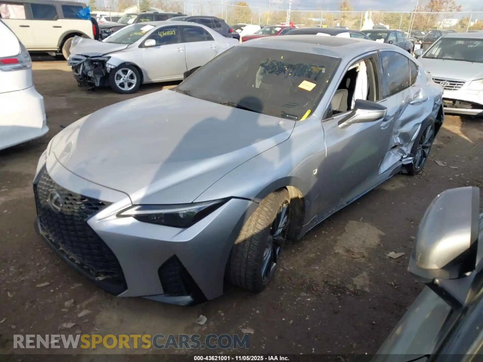 2 Фотография поврежденного автомобиля JTHGZ1B22M5042279 LEXUS IS 350 2021