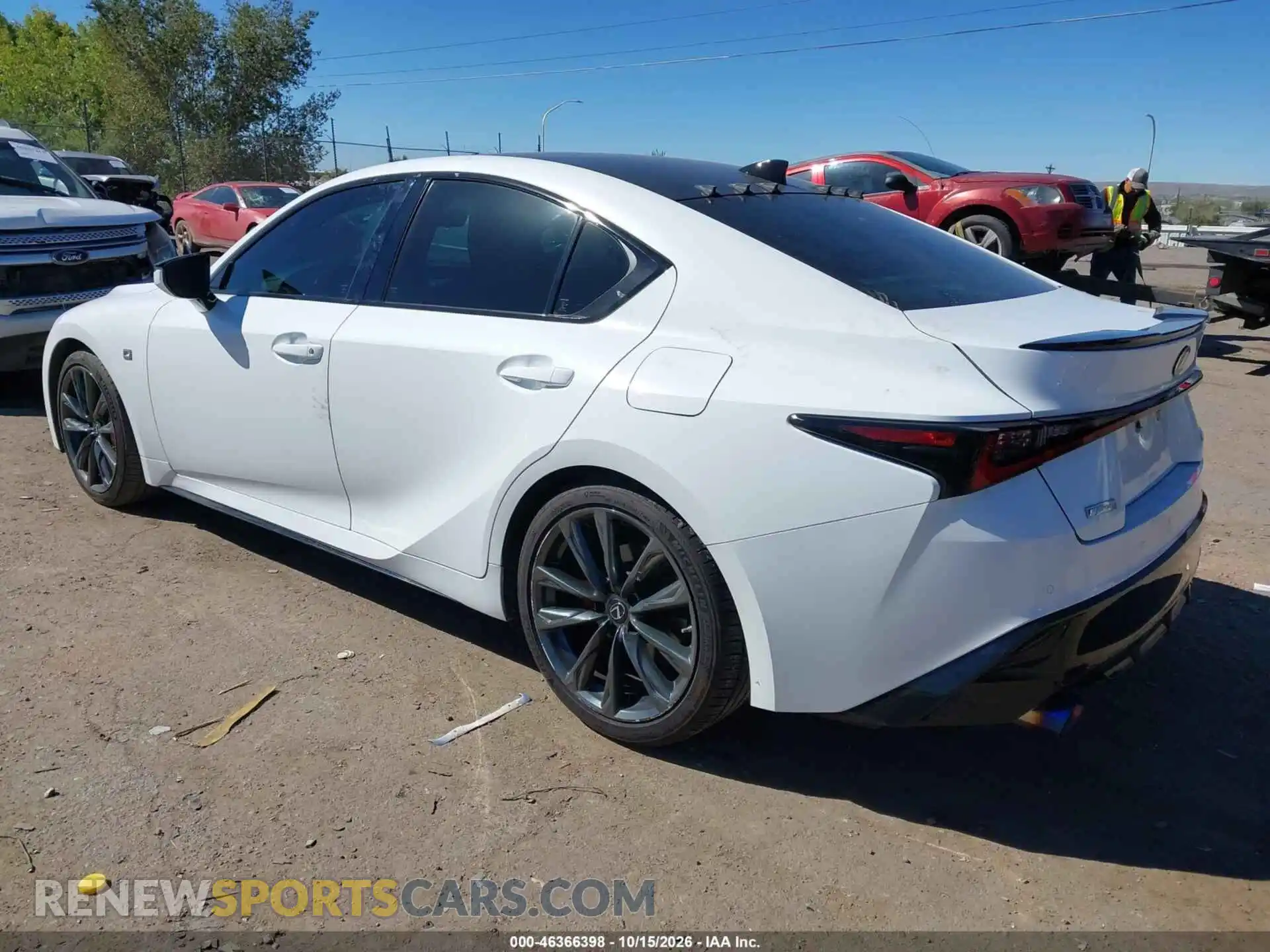 3 fotografías del automóvil dañado JTHGZ1B24M5040520 LEXUS IS 350 2021