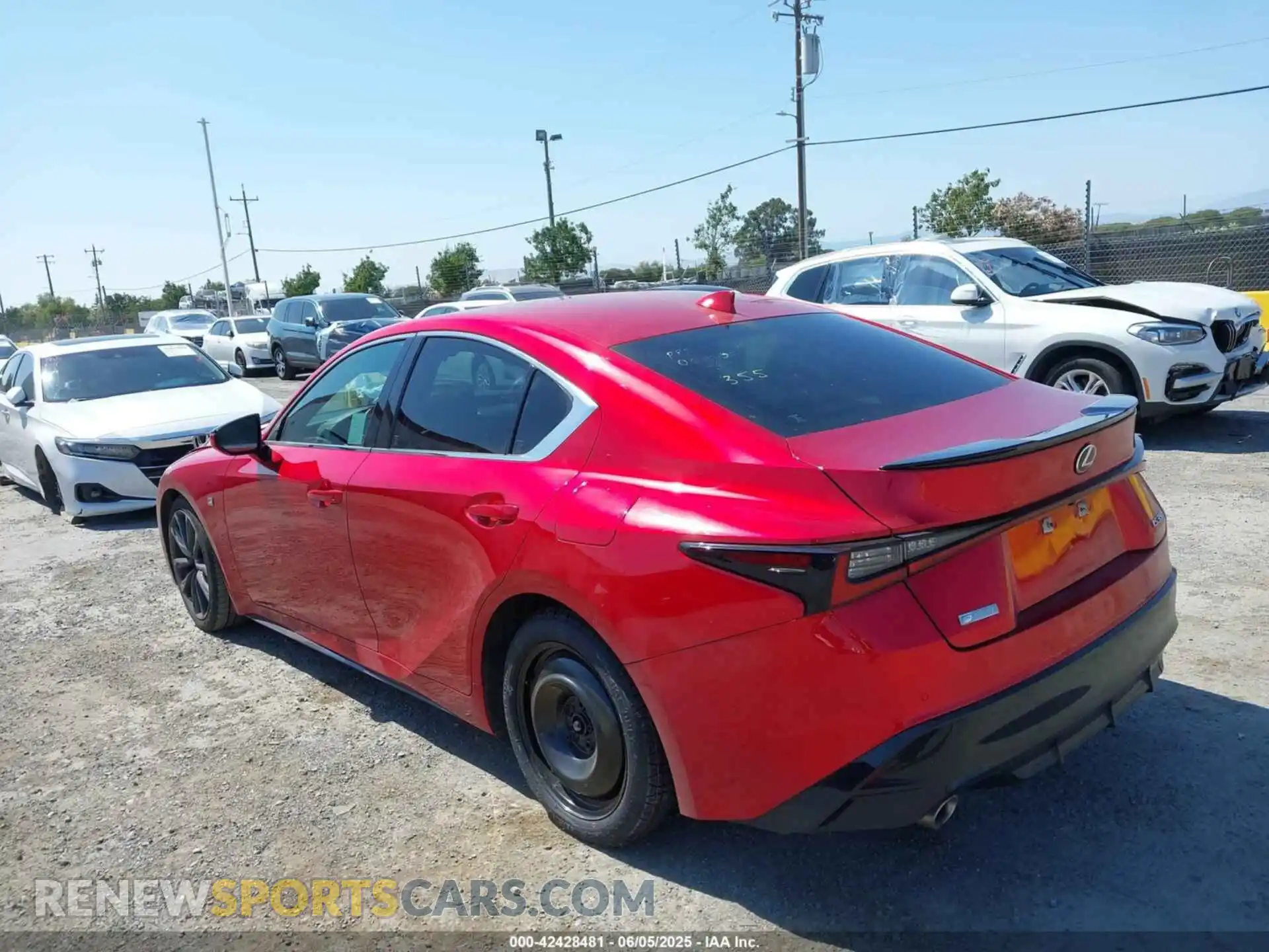 3 fotografías del automóvil dañado JTHGZ1B25M5040591 LEXUS IS 350 2021