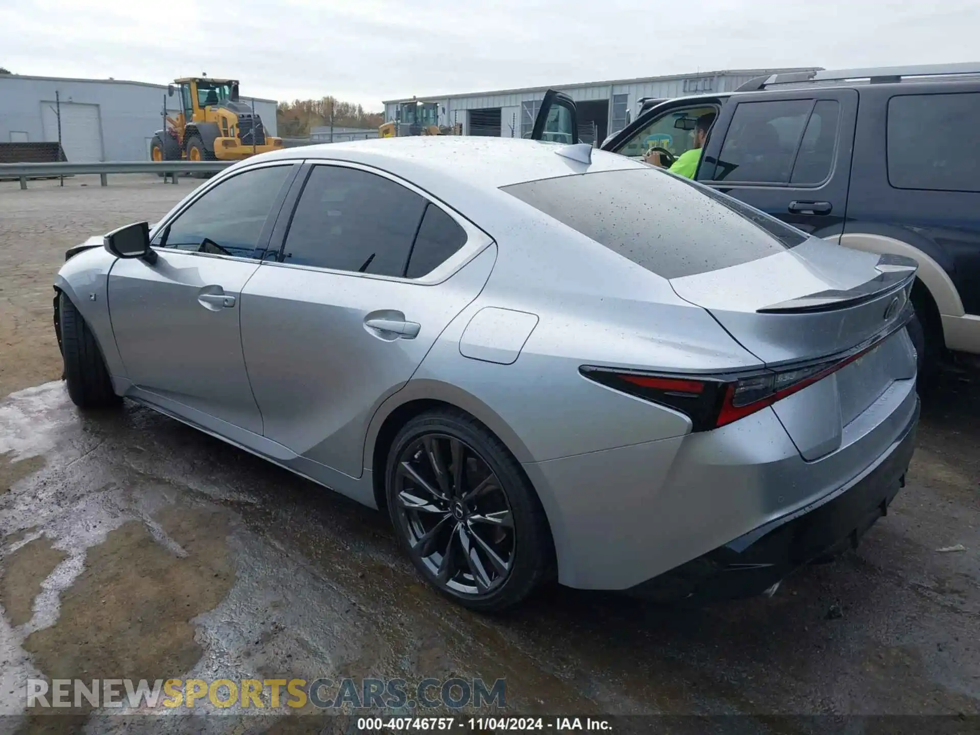 3 fotografías del automóvil dañado JTHGZ1B22N5056992 LEXUS IS 350 2022
