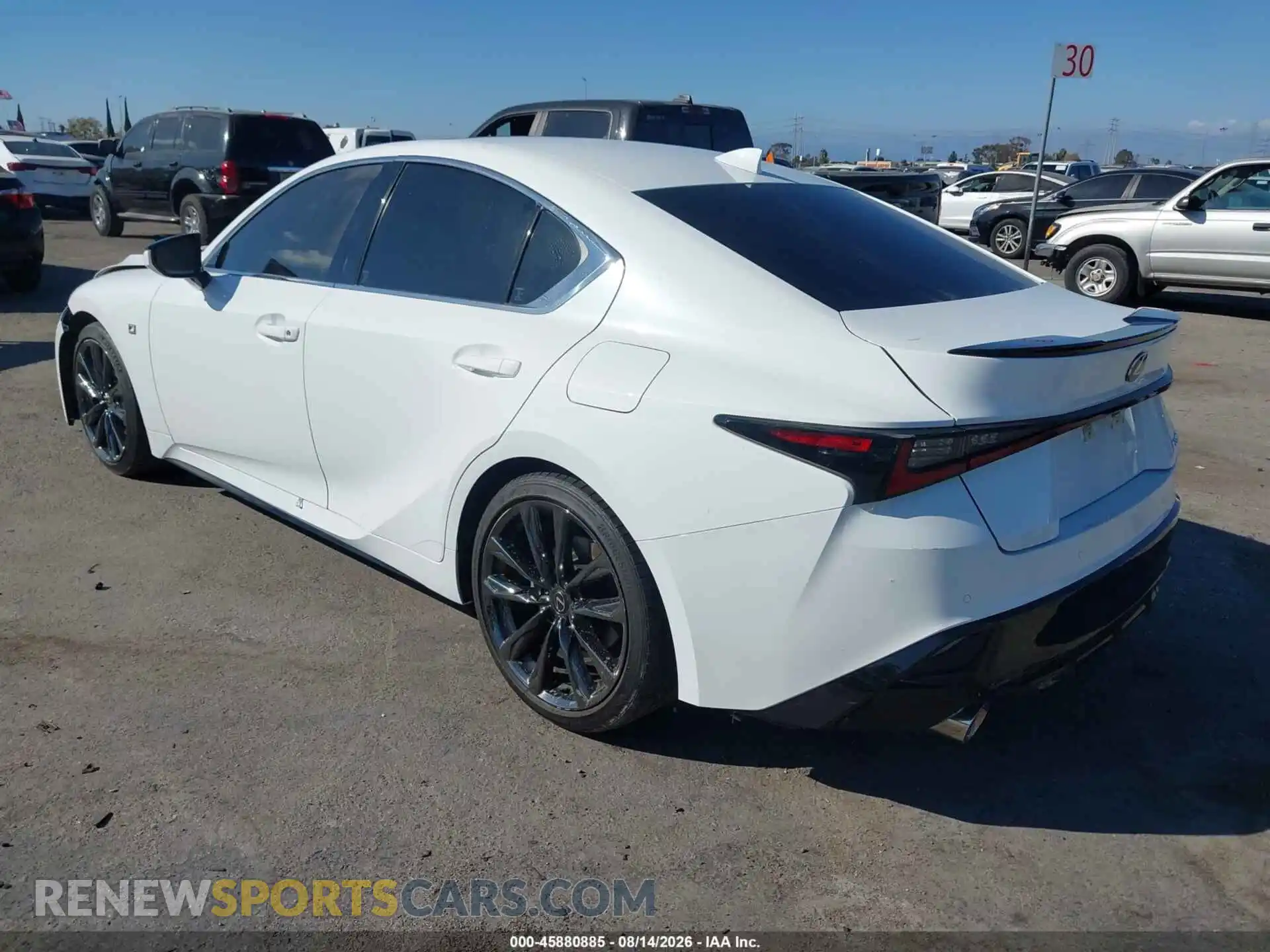 3 fotografías del automóvil dañado JTHGZ1B20R5076731 LEXUS IS 350 2024
