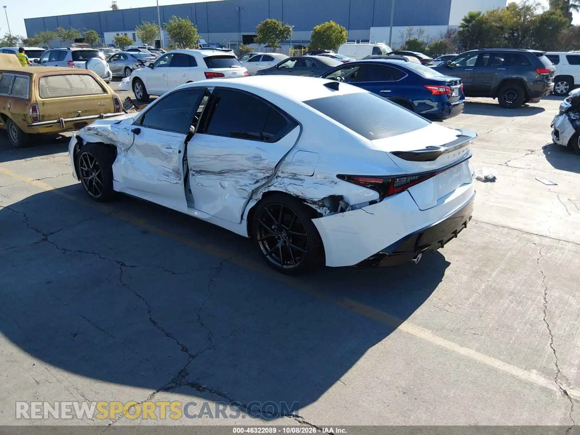 3 Фотография поврежденного автомобиля JTHBZ1E2XT5044706 LEXUS IS 350 2026