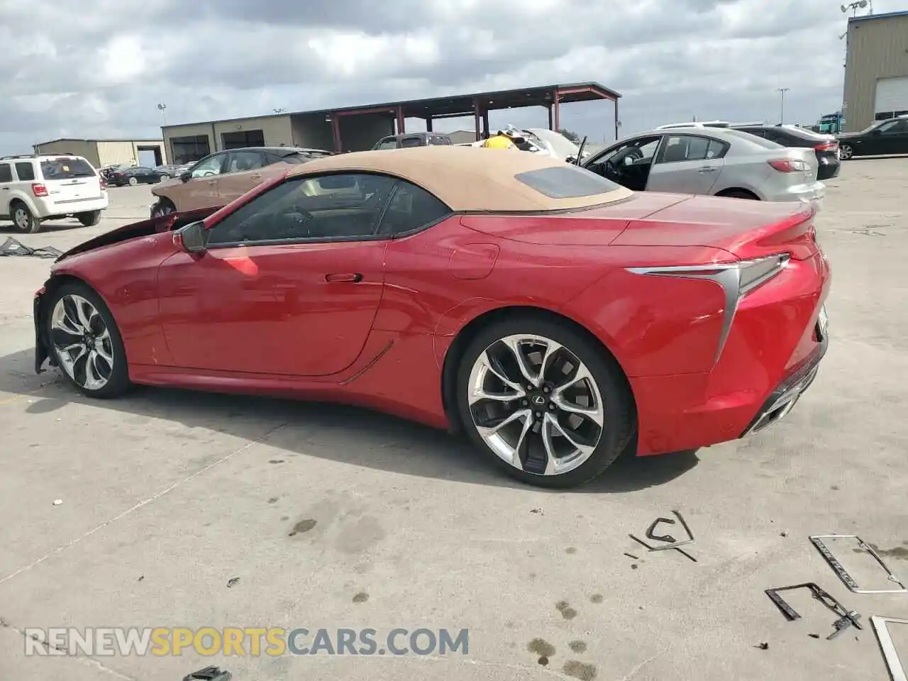 2 Фотография поврежденного автомобиля JTHKPAAY6MA101556 LEXUS LC500 2021